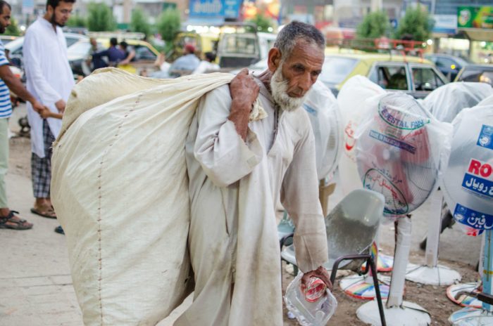 Śmieciarz w Karachi